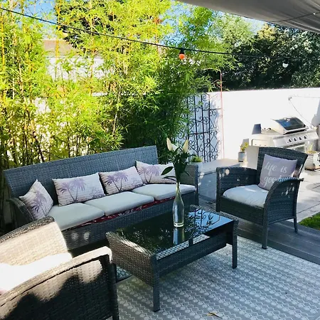 Сasa de vacaciones Maison De Charme Au Calme A 10mn Du Centre